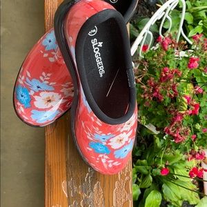 Pink flower garden shoes